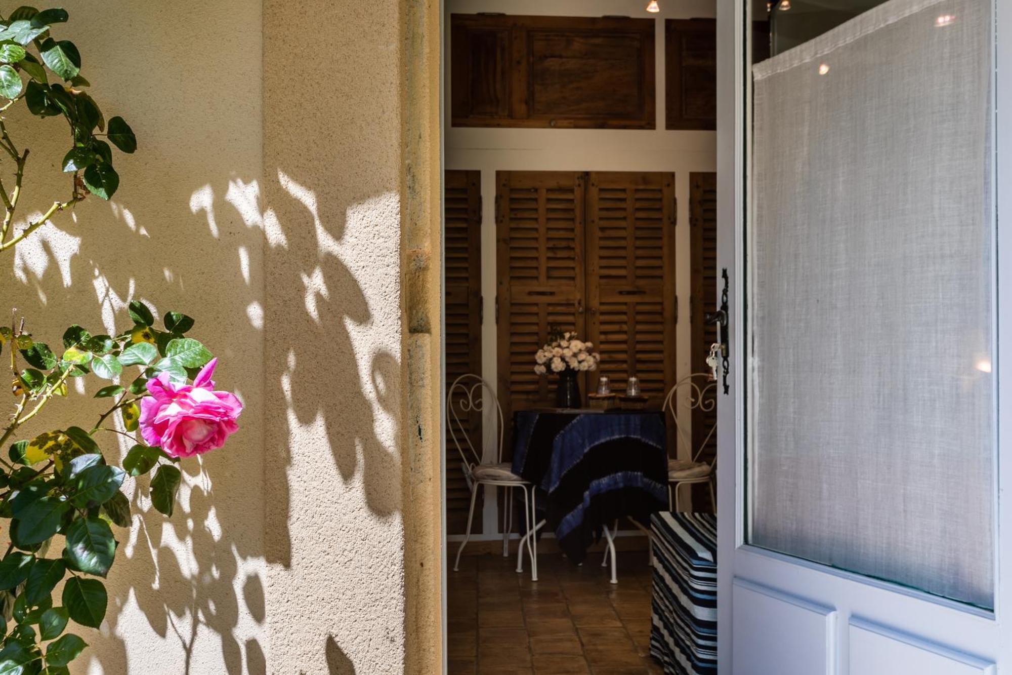 Chambres D'Hotes Domaine Des Machottes Grans Exterior photo