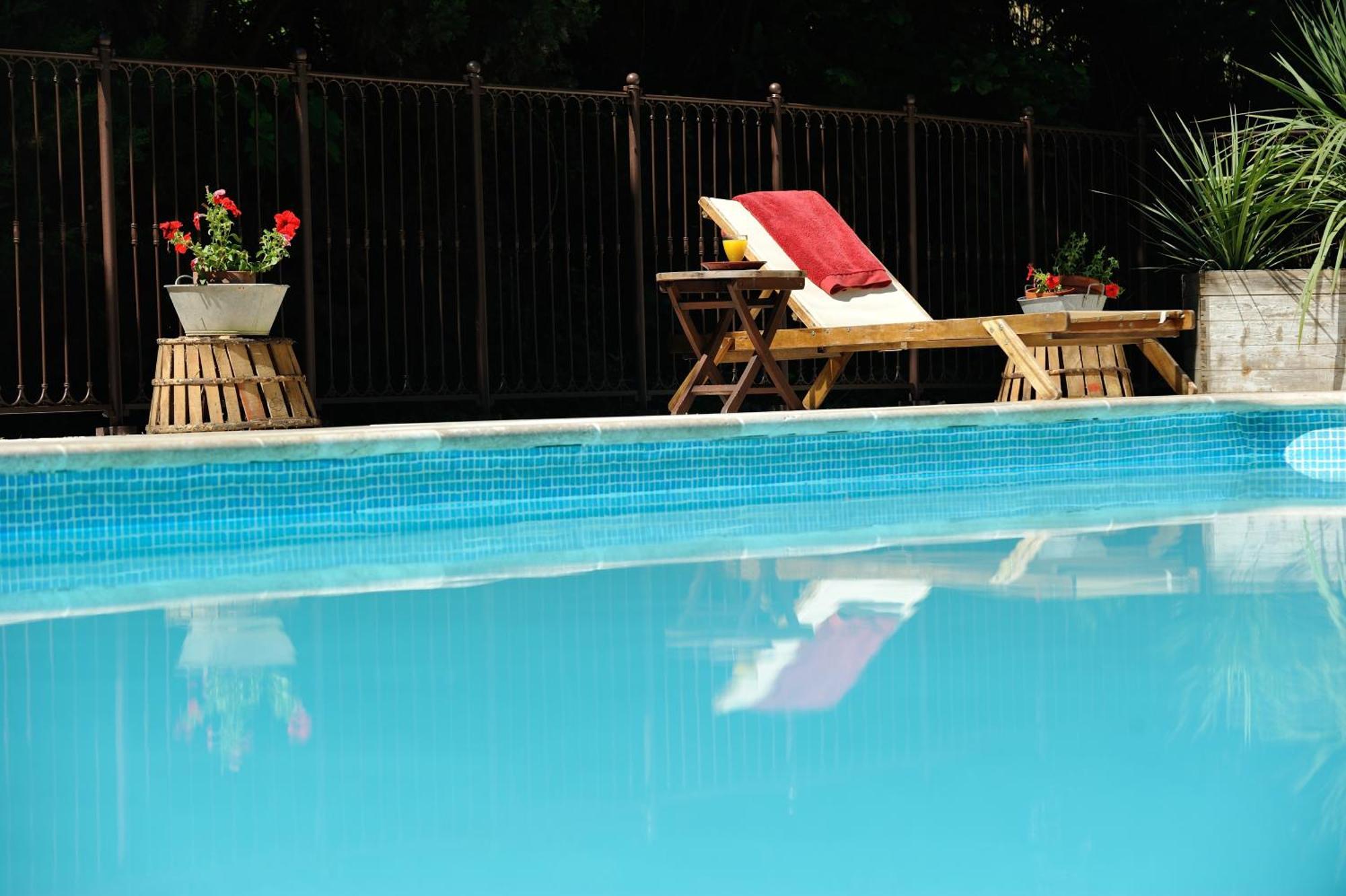 Chambres D'Hotes Domaine Des Machottes Grans Exterior photo