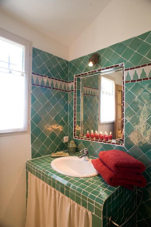 Chambres D'Hotes Domaine Des Machottes Grans Room photo