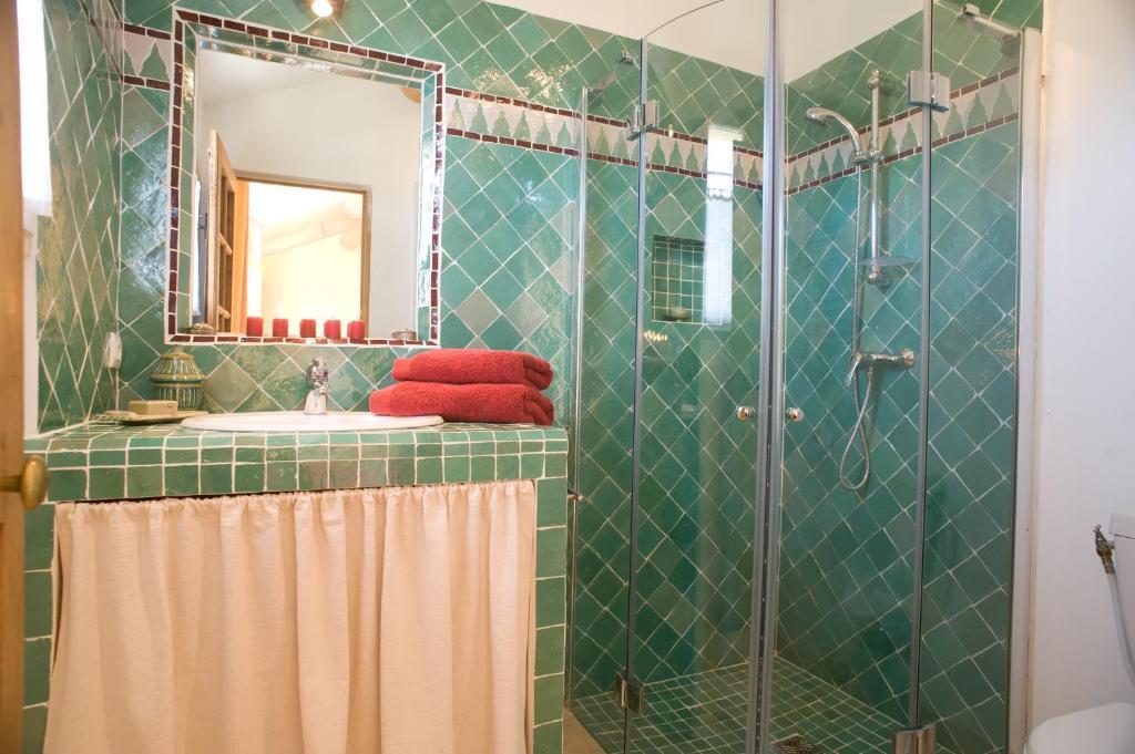 Chambres D'Hotes Domaine Des Machottes Grans Room photo