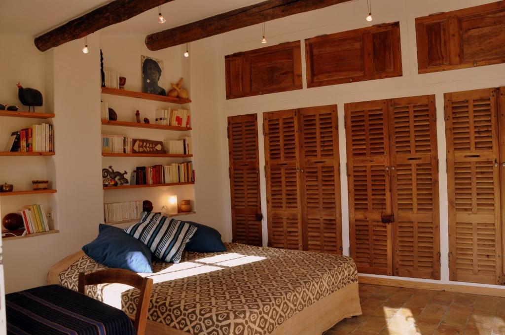 Chambres D'Hotes Domaine Des Machottes Grans Room photo