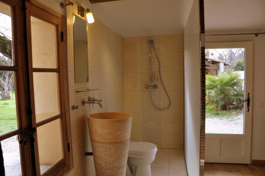 Chambres D'Hotes Domaine Des Machottes Grans Room photo