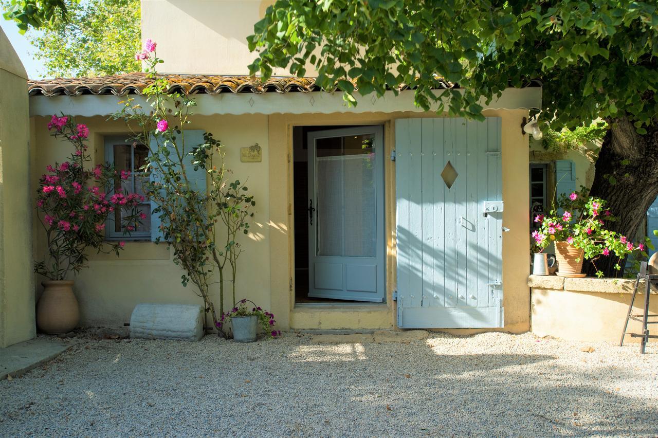 Chambres D'Hotes Domaine Des Machottes Grans Exterior photo